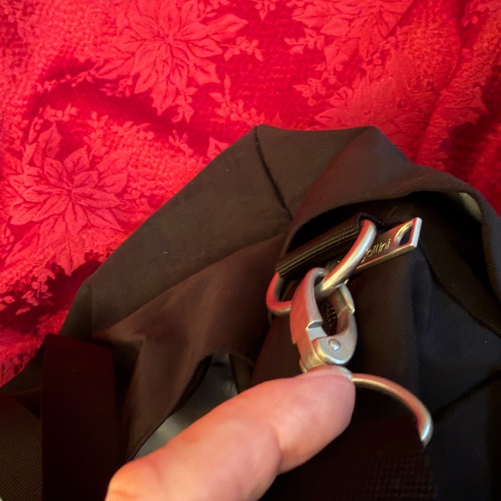 Baggallini Black Fifth Ave Weekender Bag - Picture 8 of 11